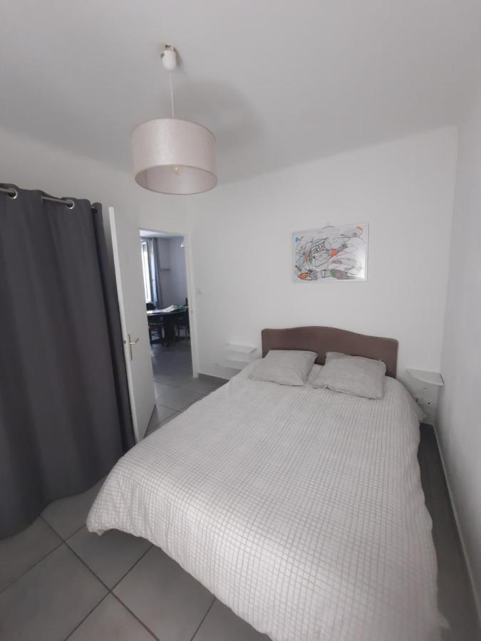 Agreable Appartement T2 Proche Centre Nîmes Esterno foto
